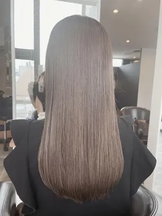 ロング 開發 紗貴のヘアスタイル