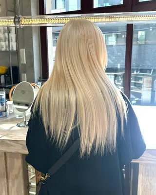 ロング ササキカズマ〻透明感 〻色落ち〻赤み消しのヘアスタイル