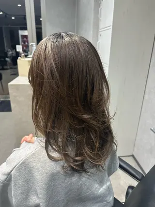 セミロング 森 沙織のヘアスタイル
