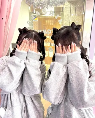 セミロング TOY🐈‍⬛🎀 派手髪/地雷系のヘアスタイル