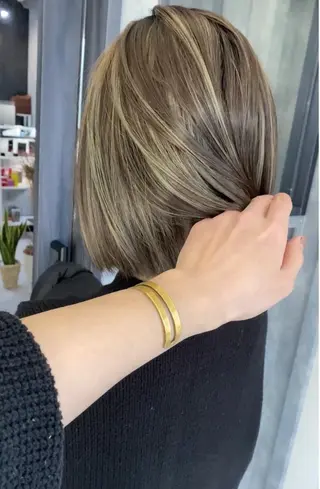 ミディアム en Siena エンシエナのヘアスタイル