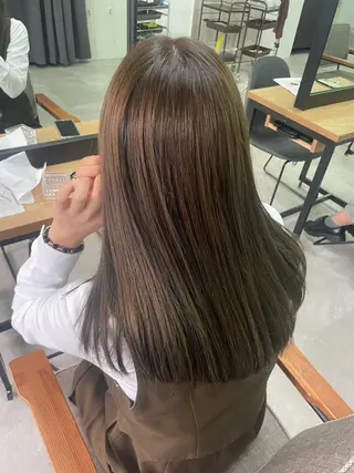 セミロング カラー ヘアアレンジ 🫧縮毛矯正/髪質 改善🫧熊野未来のヘアスタイル