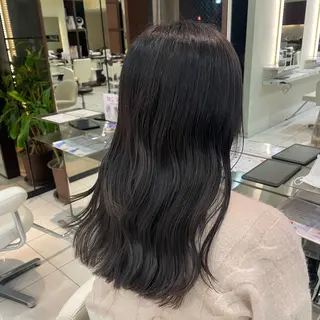 ロング soleil by ailes所属・Yunoka/切りっ ぱなし/顔まわりのヘアスタイル