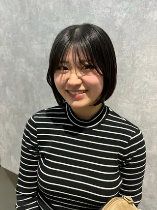 ショート 🌐NATSUMI 🌐【寒色カラー】のヘアスタイル