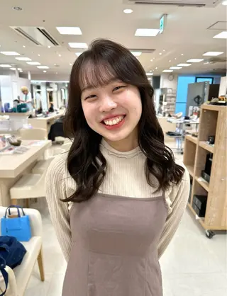 セミロング カラー 艶髪 黄金比みくのヘアスタイル