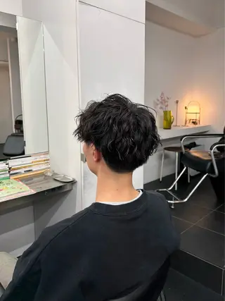 セミロング パーマ メンズ 【ヤマザキアヤメ】 艶カラー/縮毛矯正のヘアスタイル