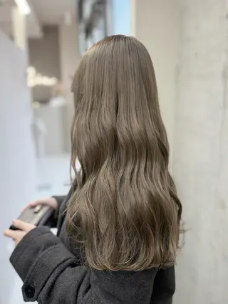 ロング ハイトーン×艶カラー 🤍MIZUKIのヘアスタイル