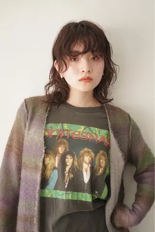 ミディアム 小山 水綺のヘアスタイル