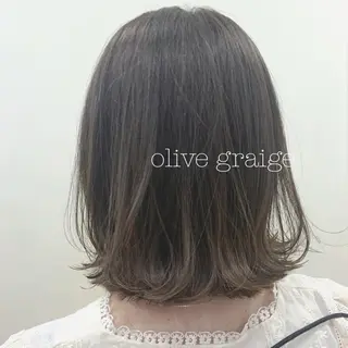 ミディアム カラー ぱつっとボブ/ 小野あかねのヘアスタイル