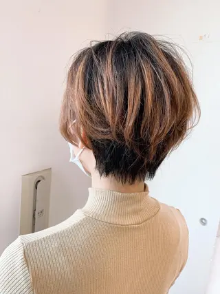 ショート カラー パーマ 白髪ぼかしハイライト 柳川拓哉のヘアスタイル