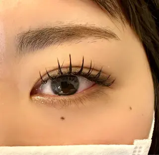 マツエク・マツパ 坂口 月陽のヘアスタイル