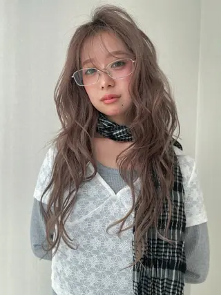 ロング 長山 海秀のヘアスタイル