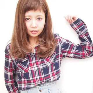 ミディアム セミロング カラー パーマ tuuli トゥーリのヘアスタイル