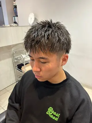 ショート メンズ 塩崎 絢世のヘアスタイル