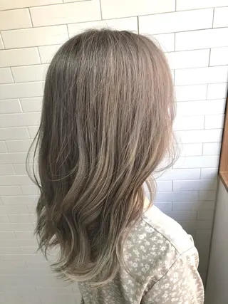 セミロング カラー 🦋うる艶透明感ヘア 今井達也のヘアスタイル