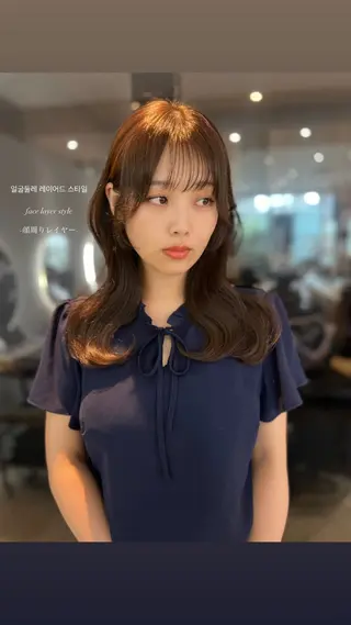 セミロング カラー 韓国🇰🇷レイヤー 映える顔周り🩷のヘアスタイル