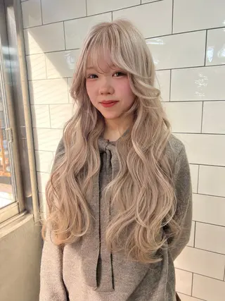 ロング ブリーチ/ハイトーン レイヤー/Maanaのヘアスタイル