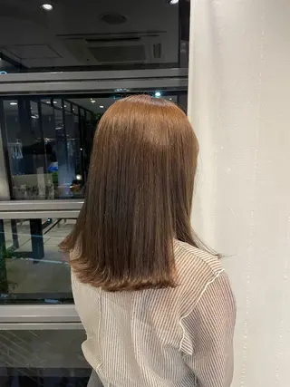 セミロング カラー porto まなみのヘアスタイル