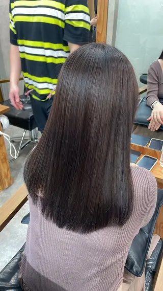 セミロング カラー 荒川 桃花のヘアスタイル