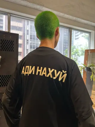 ミディアム 薄暮 マツイ レンのヘアスタイル