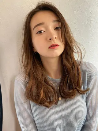 ミディアム 緑川 瑞穂のヘアスタイル