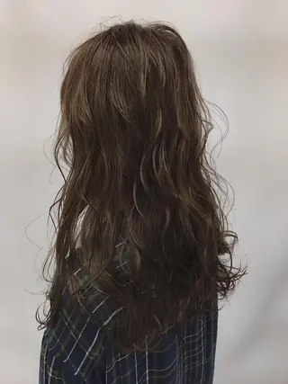 ロング カラー lani ブリーチ /ダブルカラーのヘアスタイル