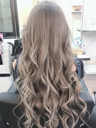 ミディアム LANI OOSAKAのヘアスタイル