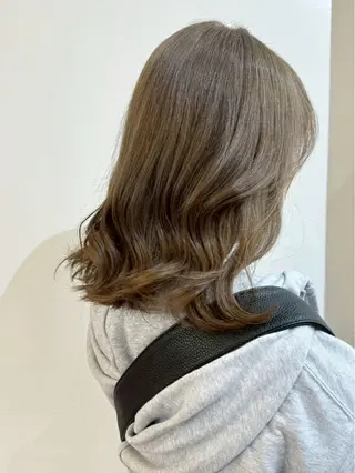 カラー 小出 琴未のヘアスタイル