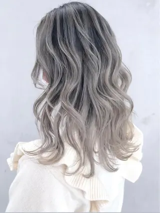 ロング カラー ケアブリーチ 黒瀬有汰のヘアスタイル
