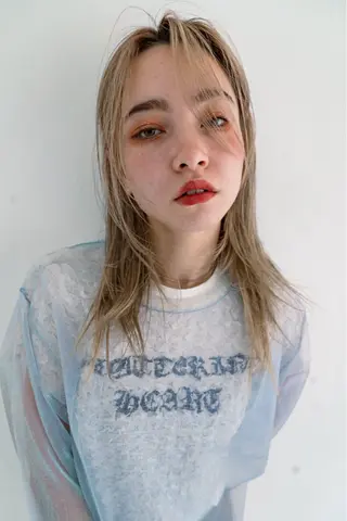 ミディアム ハイトーン /ベージュ/kaeのヘアスタイル