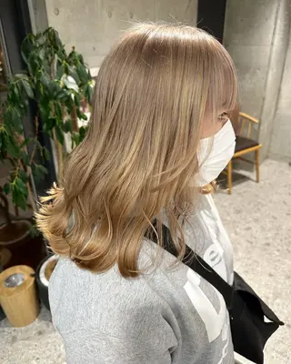 ミディアム ︎🤎W color MIYU‎🤎のヘアスタイル
