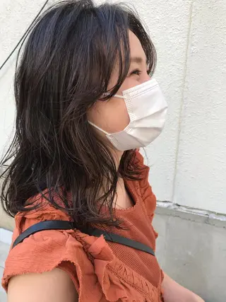 セミロング さの あやねのヘアスタイル
