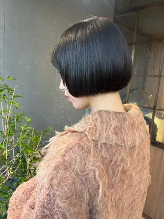 ショート レイヤー／前髪／顔 周りakaneのヘアスタイル