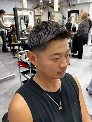 カラー メンズ 笹江 瑞穂のヘアスタイル
