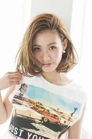 ミディアム カラー 山田 周のヘアスタイル