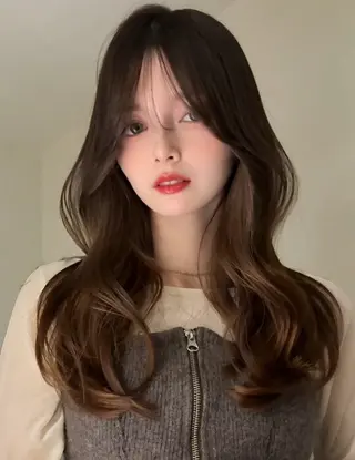 ロング 透明感カラー Lity🤍ྀིaiのヘアスタイル