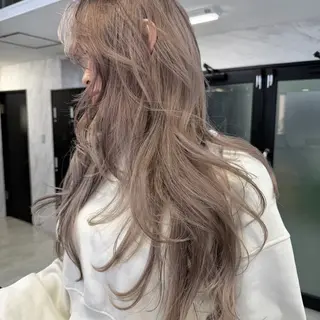 ロング カラー シールエクステ特化 ハイトーン、NANAのヘアスタイル