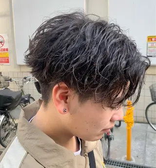 パーマ メンズ 濱口 健慎のヘアスタイル