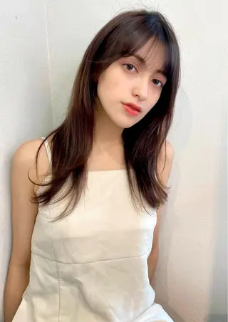 セミロング 大人可愛いレイヤー 大田のヘアスタイル