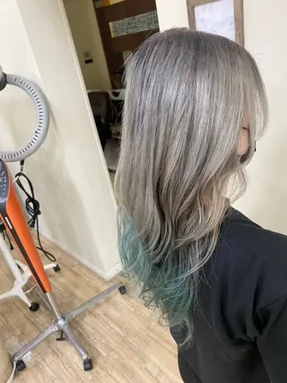 カラー SALOWIN栄 高須大貴のヘアスタイル