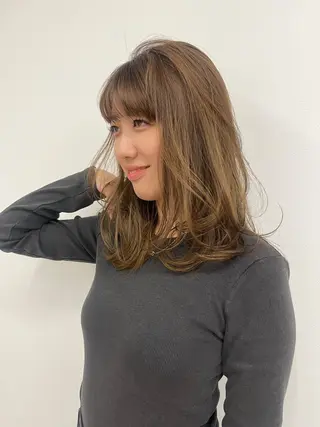 セミロング 箱崎 凪沙のヘアスタイル