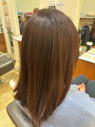 ミディアム 尾崎 優花のヘアスタイル