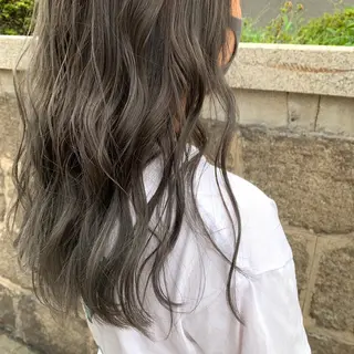 セミロング カラー 畑中康志 美髪矯正/ハイトーンのヘアスタイル