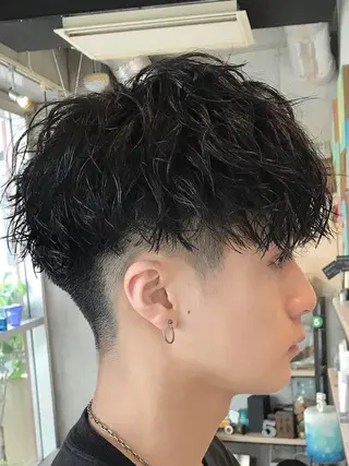 パーマ メンズ fifth原宿 宮部蓮のヘアスタイル