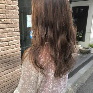 ロング カラー ，comma momoka🪄のヘアスタイル