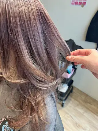 カラー 早川 真幸のヘアスタイル