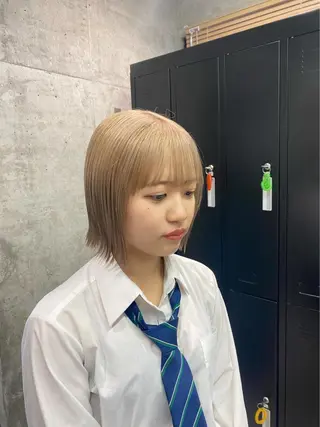ショート カラー 🩶レイヤーカット 🩶柔らかカラー結愛のヘアスタイル