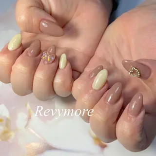 ミディアム ネイル nail salon Revymoreのネイルデザイン