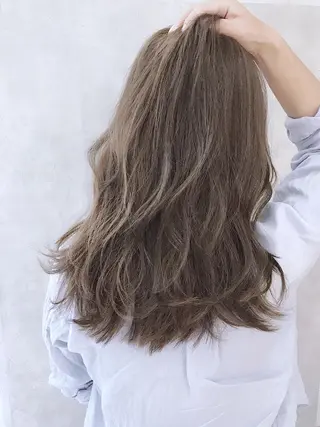 カラー ミディアム MOU namba ムウナンバのヘアスタイル