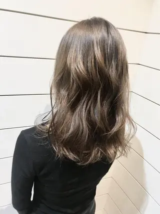 ロング カラー 鍵山 千秋のヘアスタイル
